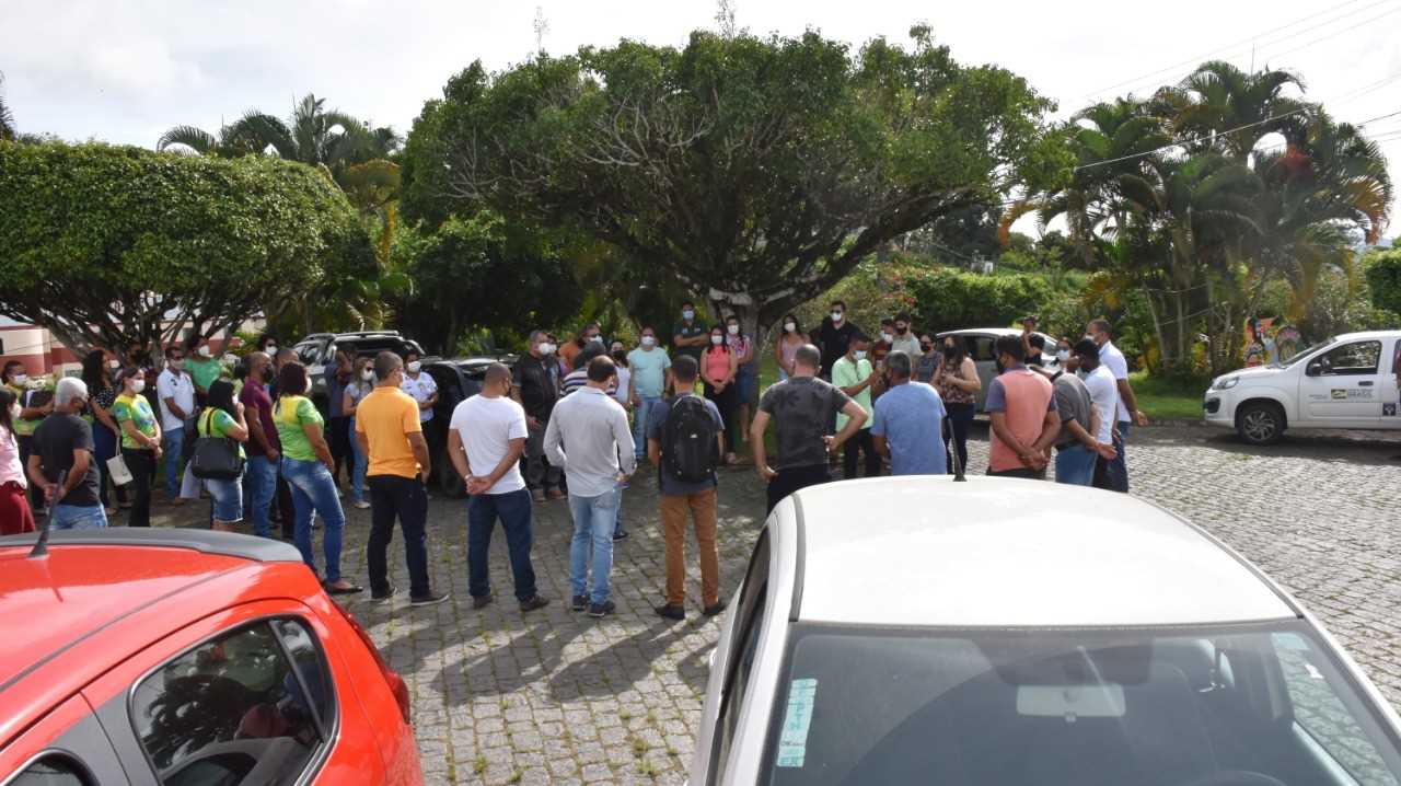 Camacã: Prefeito Paulo do Gás reúne servidores públicos e secretários para desejar um bom início de ano